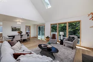 10714 SW Tualatin Dr, Portland, OR 97224 - Photo 8