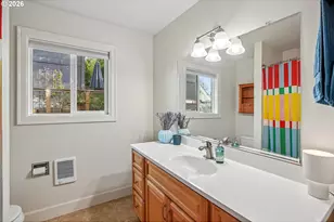 6919 N Leavitt Ave, Portland, OR 97203 - Photo 18
