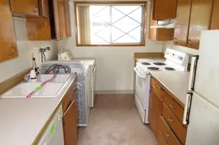 1308 NE Hogan Dr, Gresham, OR 97030 - Photo 4