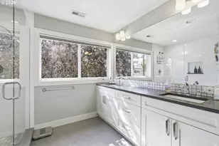 1302 SE Marion St, Portland, OR 97202 - Photo 14