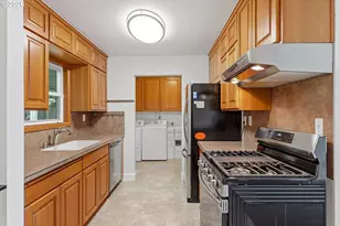 3055 SE 115th Ave, Portland, OR 97266 - Photo 8