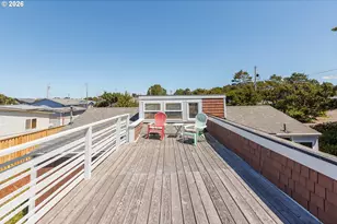 330 El Rotundo Ave, Lincoln City, OR 97367 - Photo 32