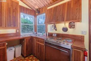 330 El Rotundo Ave, Lincoln City, OR 97367 - Photo 12