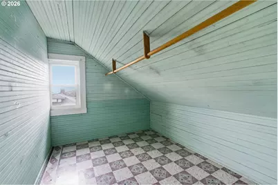 826 E 15th St, The Dalles, OR 97058 - Photo 16