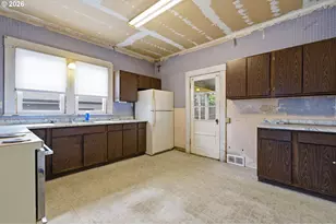 826 E 15th St, The Dalles, OR 97058 - Photo 6