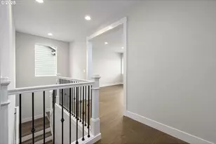 15225 S E Towers Ter, Milwaukie, OR 97267 - Photo 12