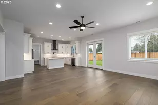 15225 S E Towers Ter, Milwaukie, OR 97267 - Photo 8