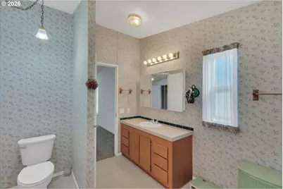700 Pacific St, Columbia City, OR 97018 - Photo 12