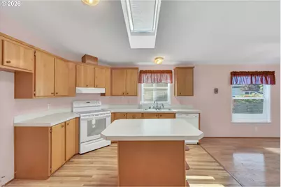 700 Pacific St, Columbia City, OR 97018 - Photo 8