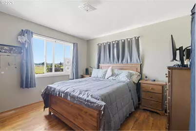 1207 9th St, Tillamook, OR 97141 - Photo 14