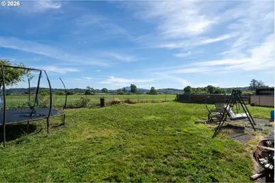 1207 9th St, Tillamook, OR 97141 - Photo 22