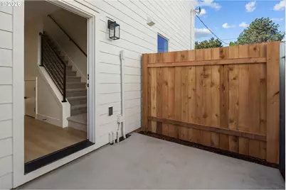2786 SE Rhone St, Portland, OR 97202 - Photo 8