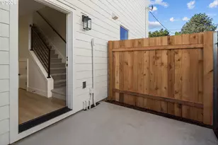 2786 SE Rhone St, Portland, OR 97202 - Photo 8