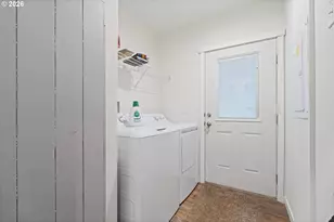 1390 Rockford Rd, Hood River, OR 97031 - Photo 10