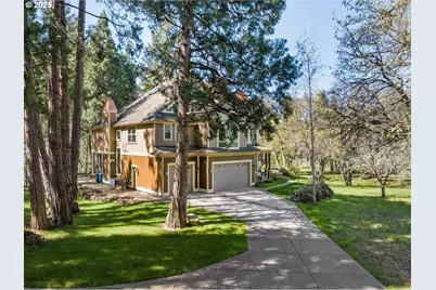 9530 S F Little Butte Cir, Eagle Point, OR 97524 - Photo 42