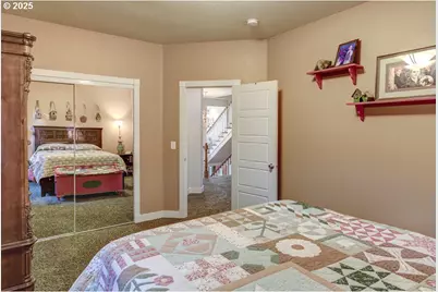 9530 S F Little Butte Cir, Eagle Point, OR 97524 - Photo 32