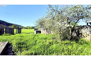 214 Valley Ct, Sutherlin, OR 97479 - Photo 16