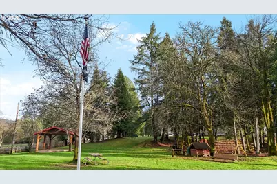 332 Pacific Ave, Glendale, OR 97442 - Photo 22