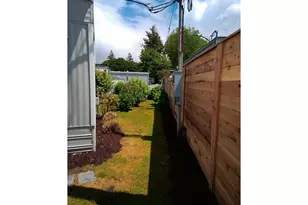 16745 SE Division St, Portland, OR 97236 - Photo 4