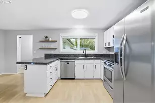 7830 SW Hemlock St, Portland, OR 97223 - Photo 10