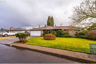 421 Woodlane Dr, Springfield, OR 97477 - Photo 2