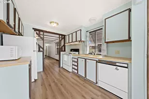 1200 E Central Ave, Sutherlin, OR 97479 - Photo 10