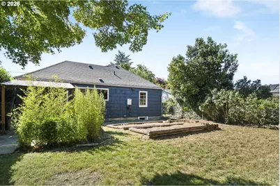 9556 N Tioga Ave, Portland, OR 97203 - Photo 40