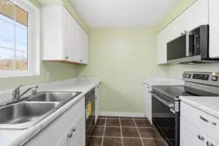 1450 W Quinalt St, Springfield, OR 97477 - Photo 8