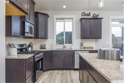 817 E Autumn Ave, Hermiston, OR 97838 - Photo 8
