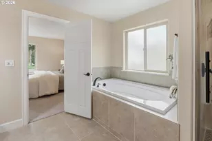 19319 Dogwood Ct, Lake Oswego, OR 97035 - Photo 28