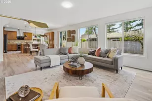 19319 Dogwood Ct, Lake Oswego, OR 97035 - Photo 12