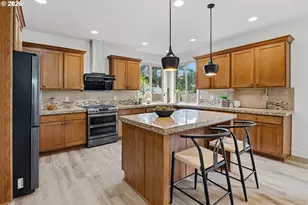 19319 Dogwood Ct, Lake Oswego, OR 97035 - Photo 16