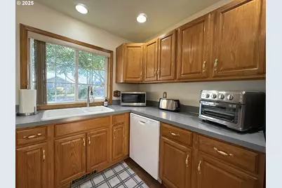 110 Calumet Ave, Eugene, OR 97404 - Photo 16