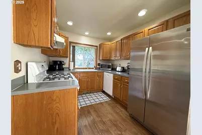 110 Calumet Ave, Eugene, OR 97404 - Photo 12