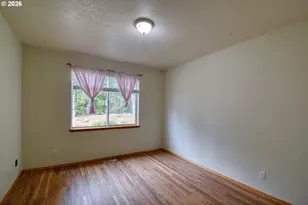 15315 SE Ogden Dr, Portland, OR 97236 - Photo 10