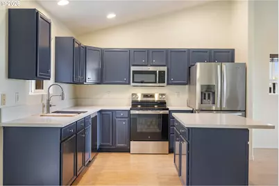 3220 NW Pacific Rim Dr, Camas, WA 98607 - Photo 6