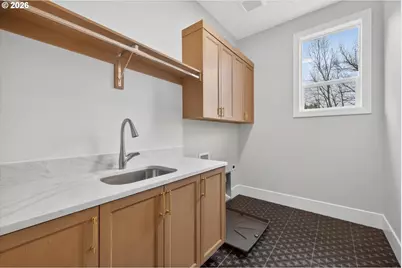 1864 SW Dickinson Ln, Portland, OR 97219 - Photo 30