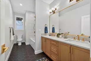 1864 SW Dickinson Ln, Portland, OR 97219 - Photo 40