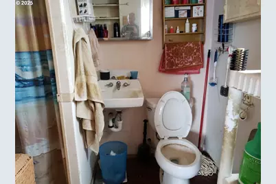 205 W Adams St, Huntington, OR 97907 - Photo 6