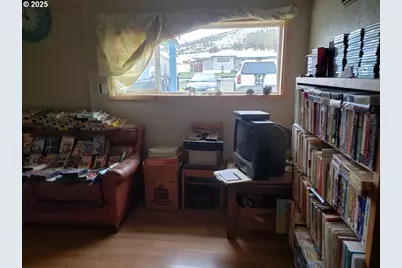 205 W Adams St, Huntington, OR 97907 - Photo 22