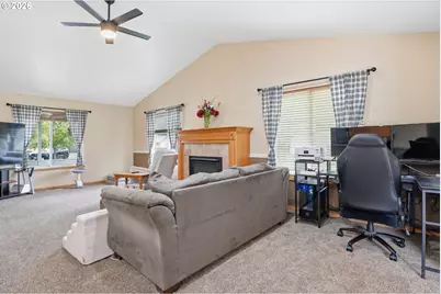 105 Toliver Rd, Molalla, OR 97038 - Photo 8