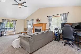 105 Toliver Rd, Molalla, OR 97038 - Photo 8