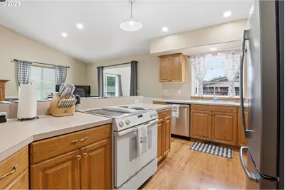 105 Toliver Rd, Molalla, OR 97038 - Photo 10