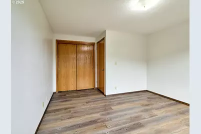 2135 Country Club Ter, Woodburn, OR 97071 - Photo 16