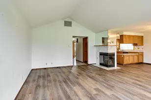 2135 Country Club Terrace, Woodburn, OR 97071 - Photo 6