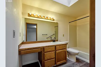 2135 Country Club Ter, Woodburn, OR 97071 - Photo 14