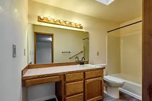 2135 Country Club Terrace, Woodburn, OR 97071 - Photo 14