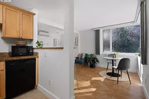 1205 SW Cardinell Dr, Portland, OR 97201 - Photo 10