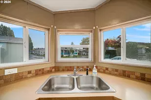 835 SE 1st Ave, Canby, OR 97013 - Photo 12