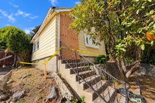 925 S 10th St, Coos Bay, OR 97420 - Photo 6